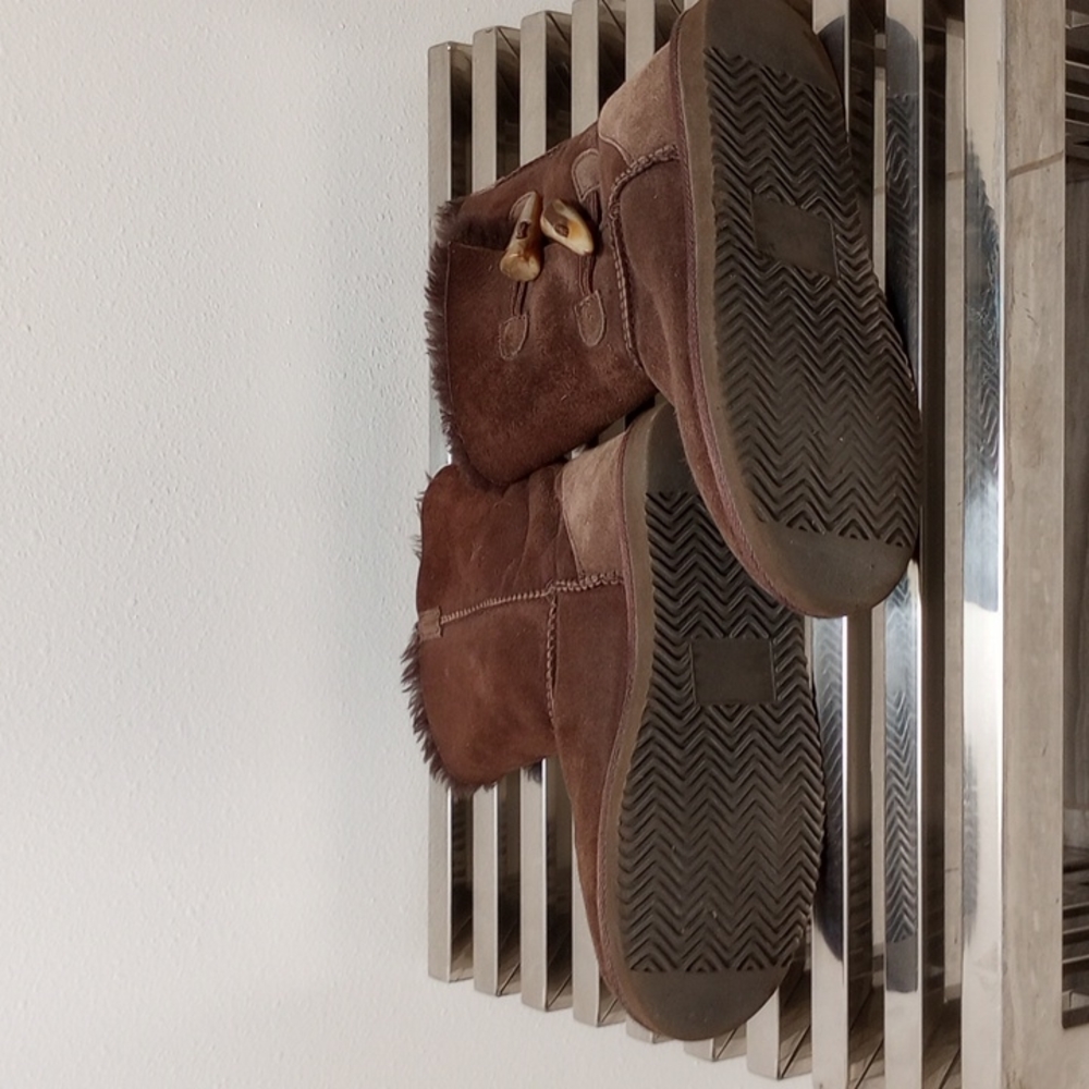 Boots - Picture 3 of 5
